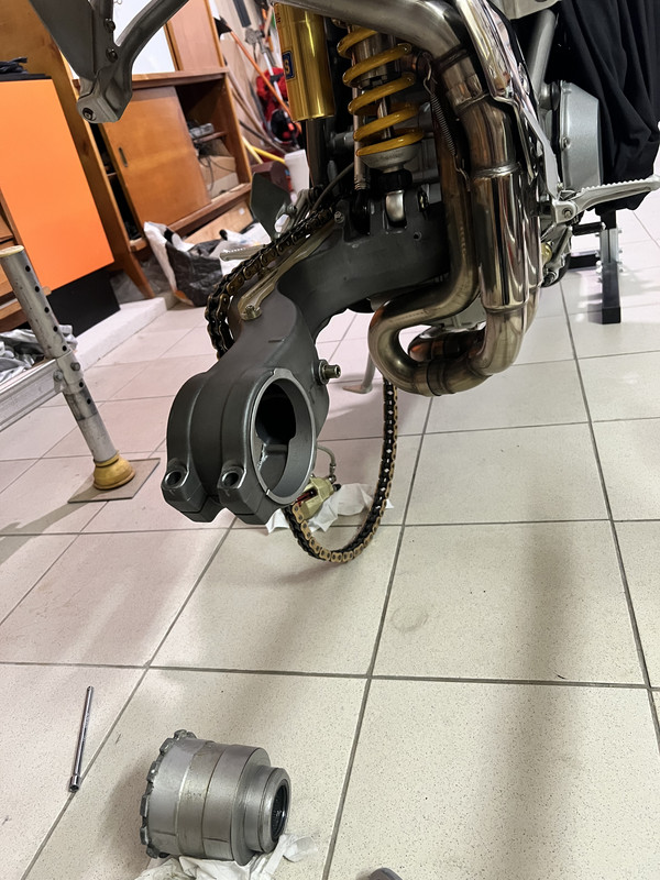 EF77EF96-69BD-4400-9562-8F5B321BD8A7