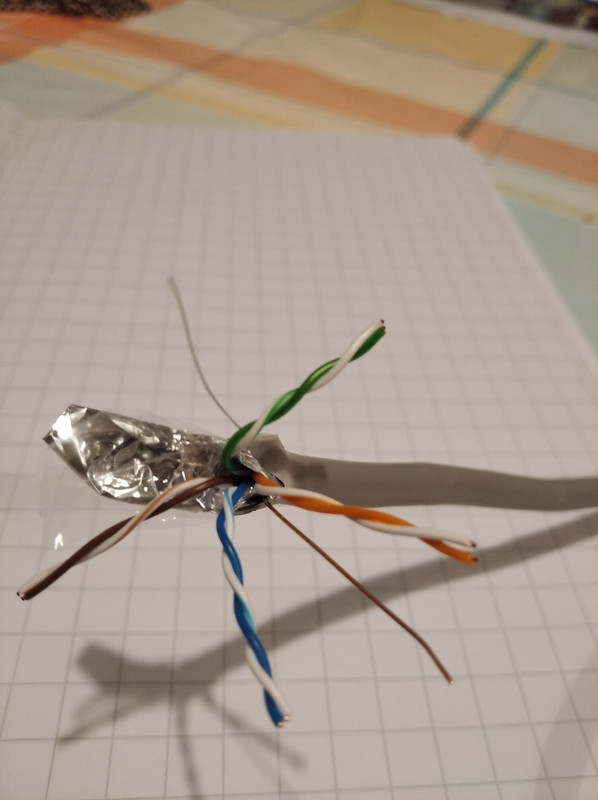 [Immagine: Cavo-Ethernet-Cat5e.jpg]