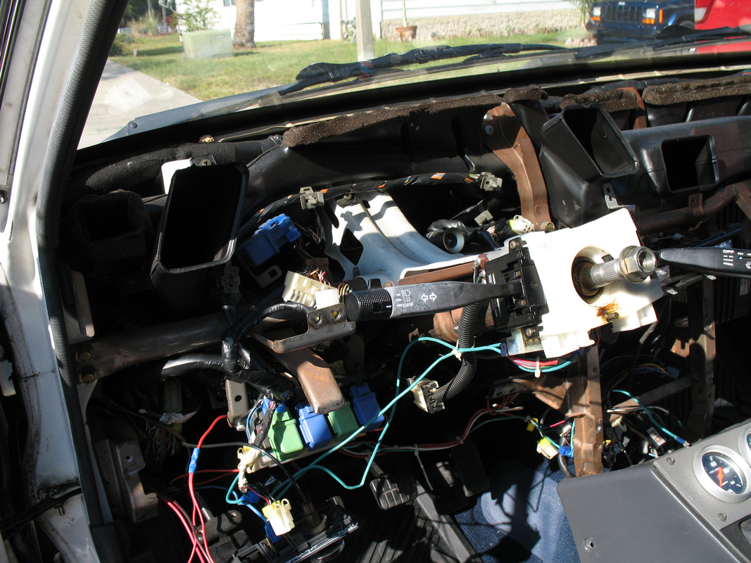 4 - tony's sentra dash removed drivers side