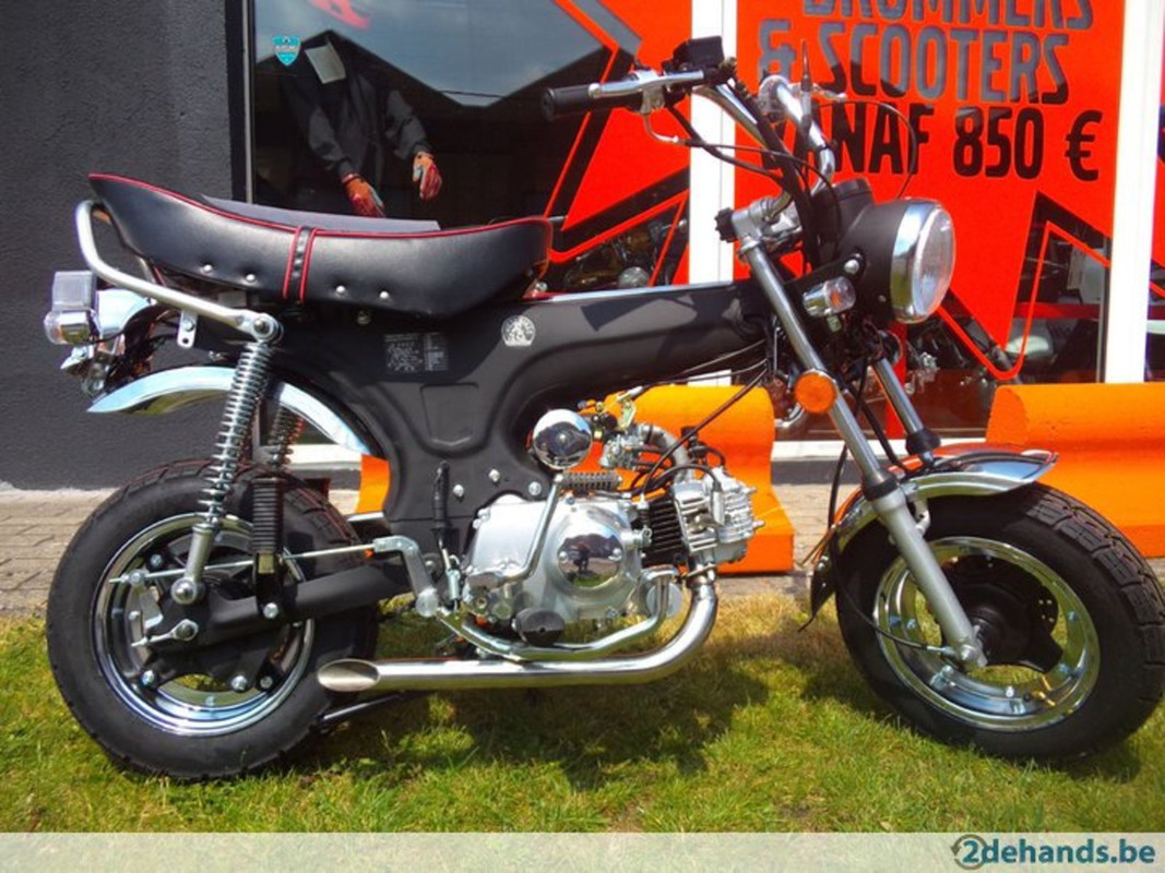 261422305-nieuwe-mat-zwarte-dax-met-drag-pipe-en