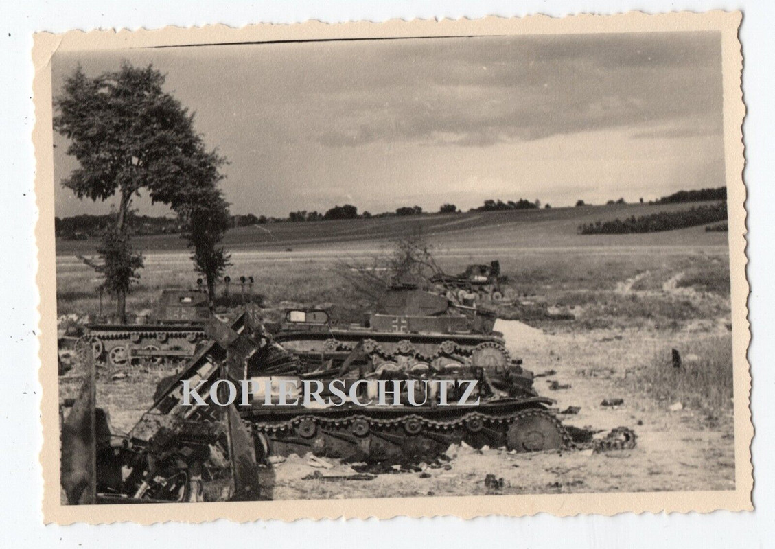 Frankreich 1940 Schlachtfeld zerst. Panzer Tank Sturmgeschütz SDkfz
