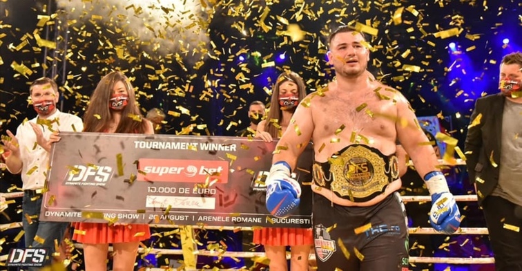 Едно време го биеха в училище, а сега е звезда в кикбокса