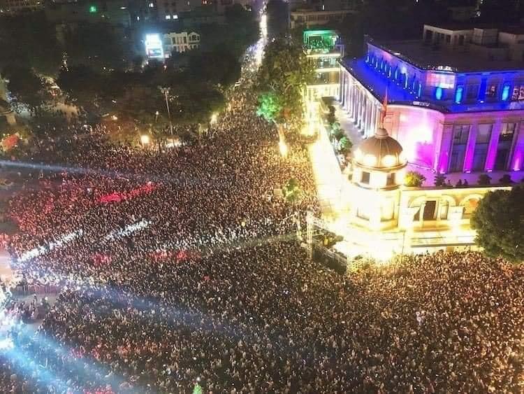 3B738C4E-048D-4F74-B747-6A58DAF11075