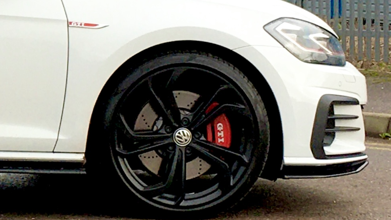 E2DEB54E-4F3B-412B-83C4-C3FE6D39DF28