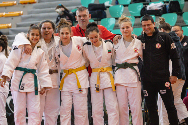 Девойките на ЦСКА спечелиха и двете титли на отборния шампионат