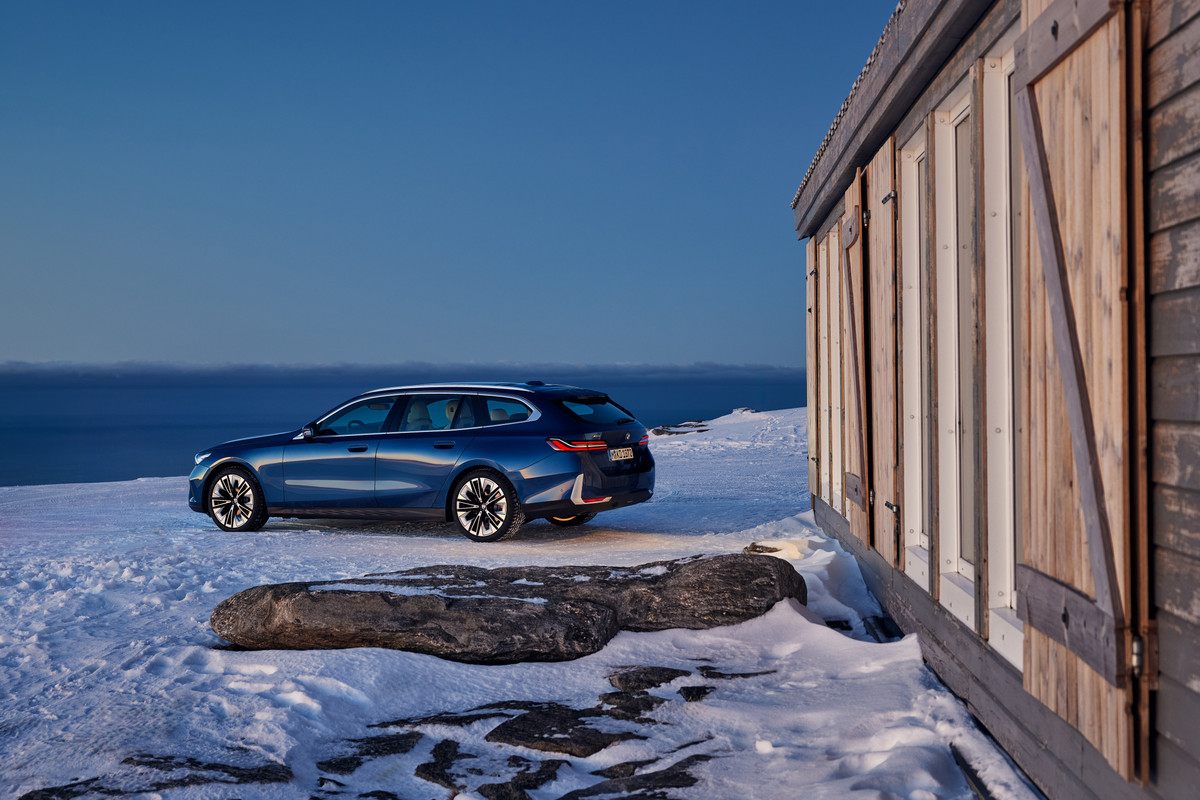 P90537377_highRes_the-new-bmw-520d-xdr