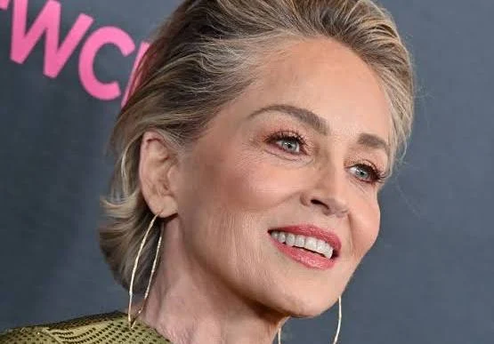 [問卦] 『【Sharøn Stone】像【魔形女】八卦』