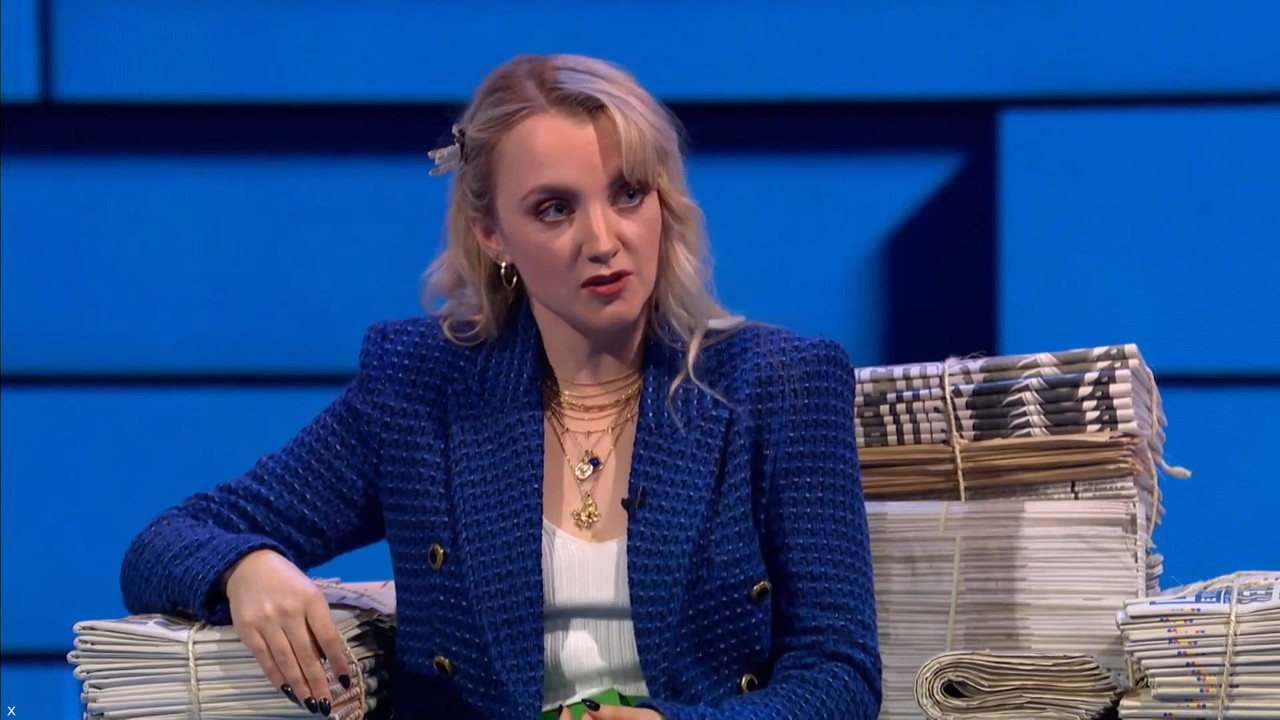 Evanna Lynch 041121.mp4_snapshot_11.02_[2021.11.04_23.57.40]