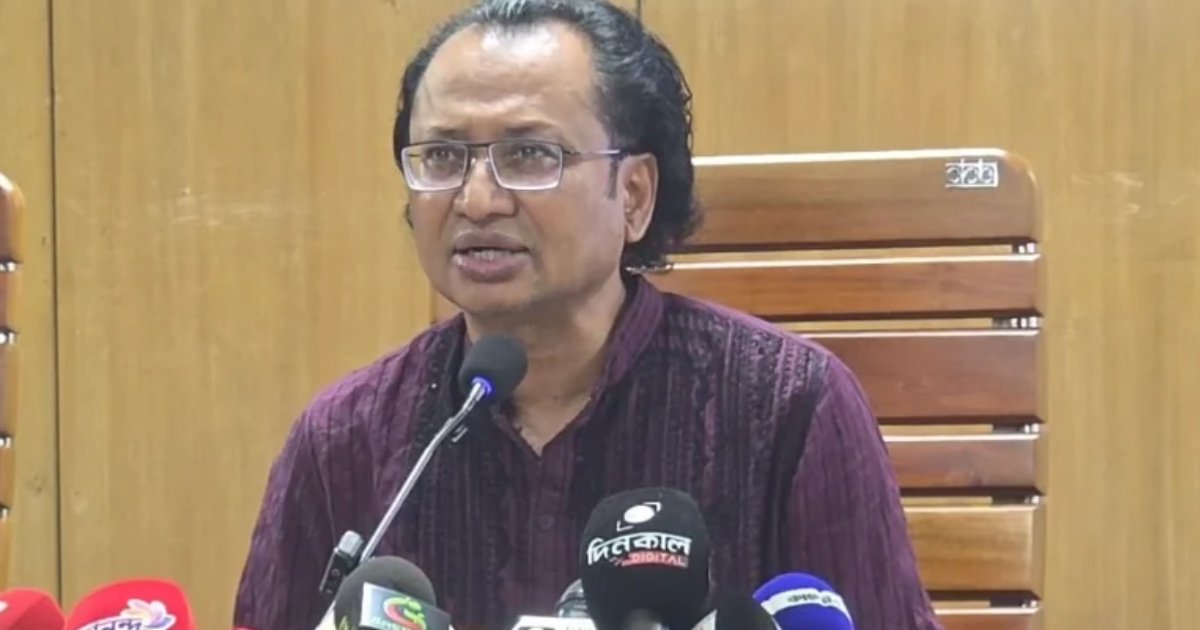 আইজিপির বিষয়ে সিদ্ধান্ত নিতে হলে প্রধানমন্ত্রী দেশে ফেরার পর বিবেচনা করবেন: তথ্য উপদেষ্টা