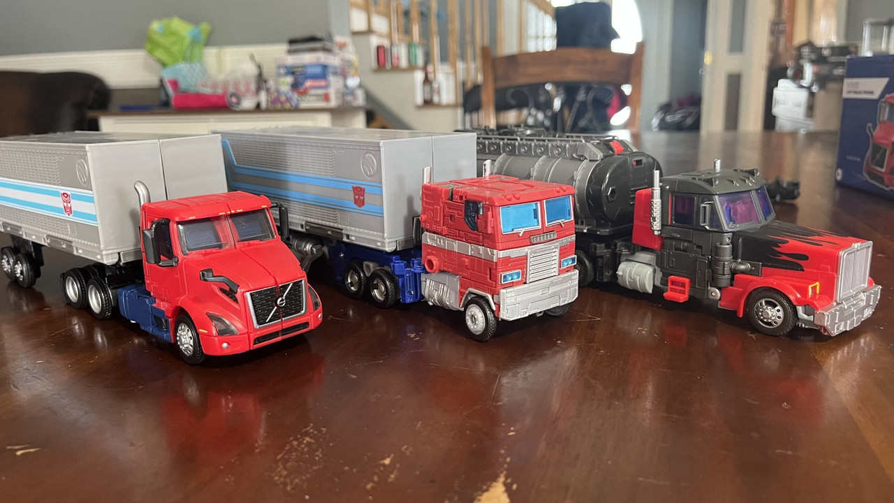 Transformers-Generations-VNR-Optimus-Prime-11