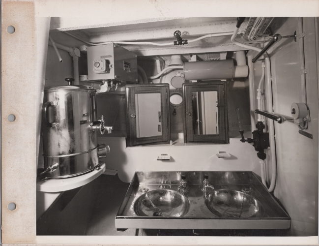 SAS Haerlem P3126 Crew washplace looking to starboard 24th Nov 1958