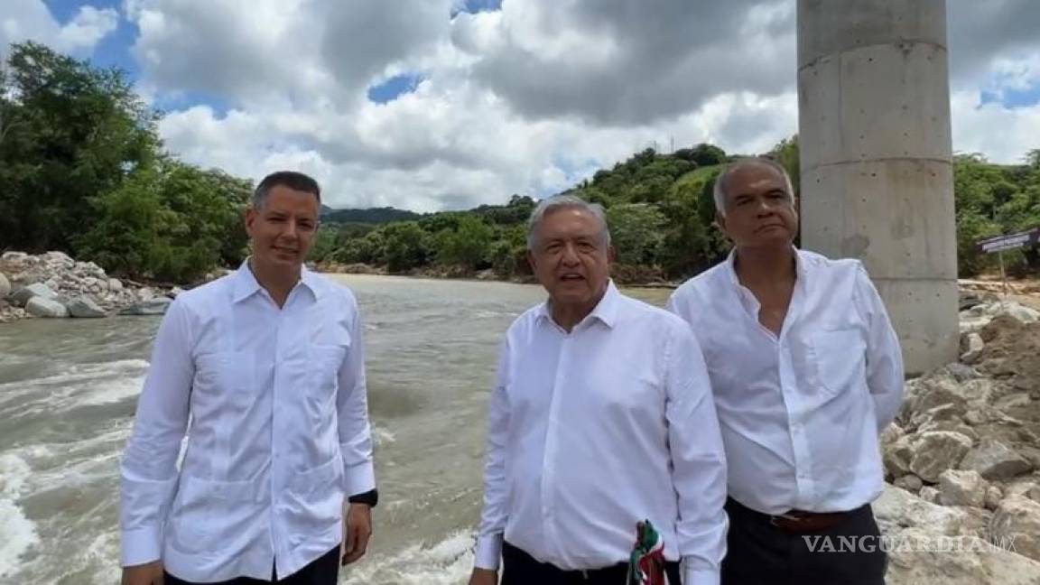 AMLO promete basificar a 50 mil docentes en Oaxaca