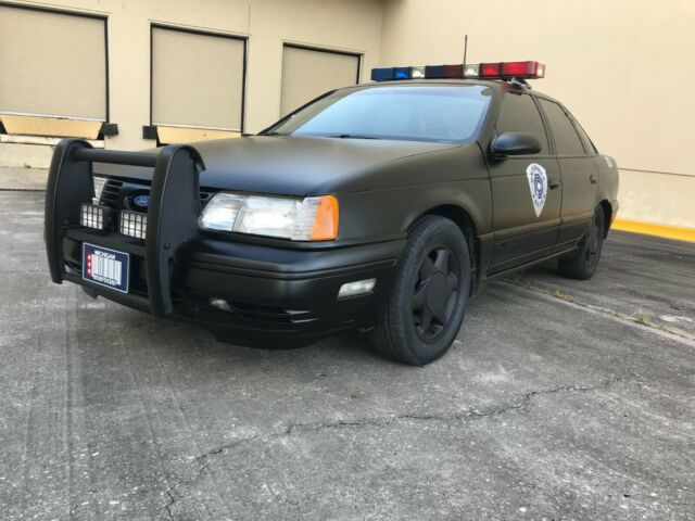 ford-taurus-sho-robocop-ocp-detroit-poli