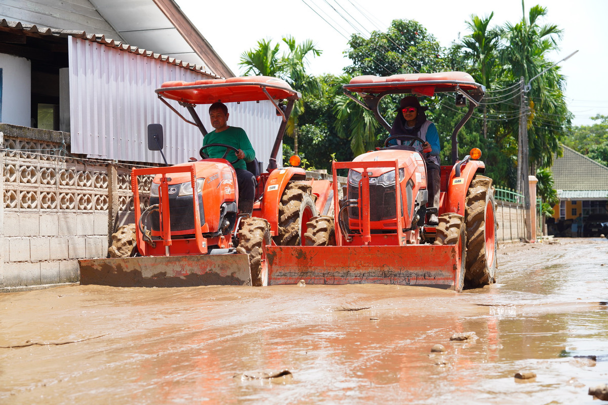 รวมพลังคนคูโบต้า ช่วยภัยน้ำท่วม (3)