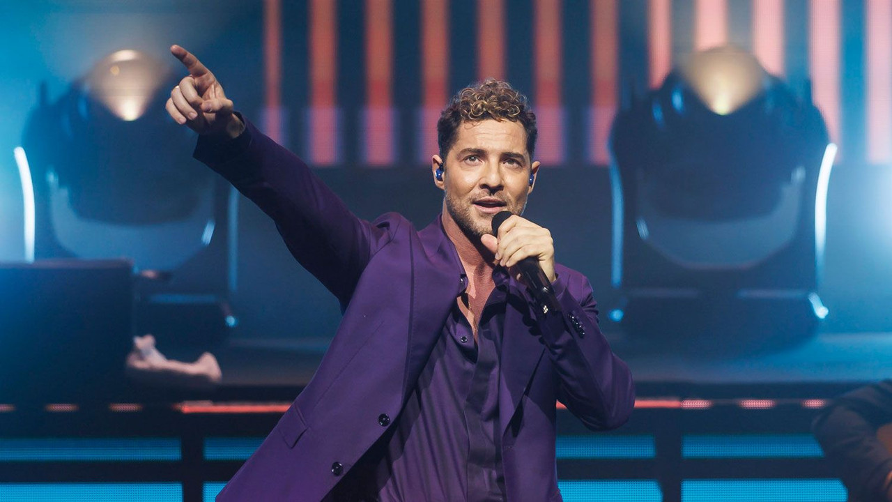DAVID-BISBAL-ARRASA-CON-SU-GIRA-20-ANIVERSARIO-CON-20-FECHAS-EN-EL-TEATRO-ALBENIZ-3.jpg