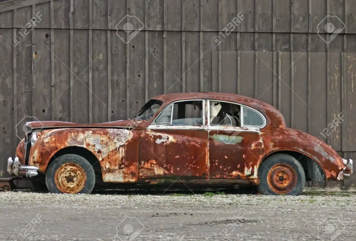 708814-vieux-rouillé-voiture