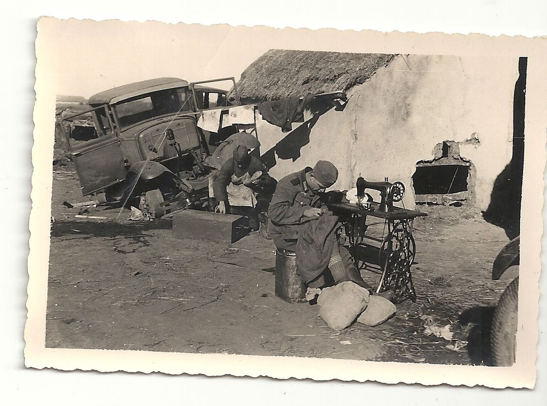 Orig.Foto zerstörter Russischer LKW Soldat an Nä