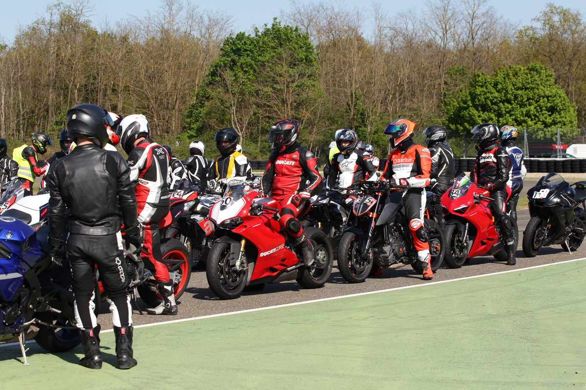 B7D48B70-7BAE-488F-AA0D-100434259700