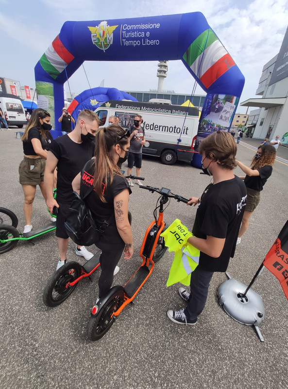 5DE664FD-F0E0-4AC2-986A-7E676CCB2A3E