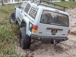 Axial SCX10 II 2000 Jeep Cherokee Kit (1 of 1)-3