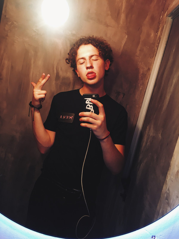 5689FDD9-8B06-4C3C-BA6C-08F7CD36916D