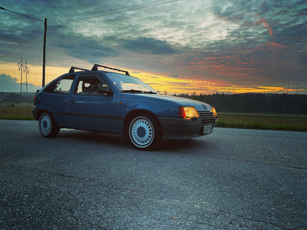 1F1A51D3-FCFD-47C0-8B6F-533A52655EBC