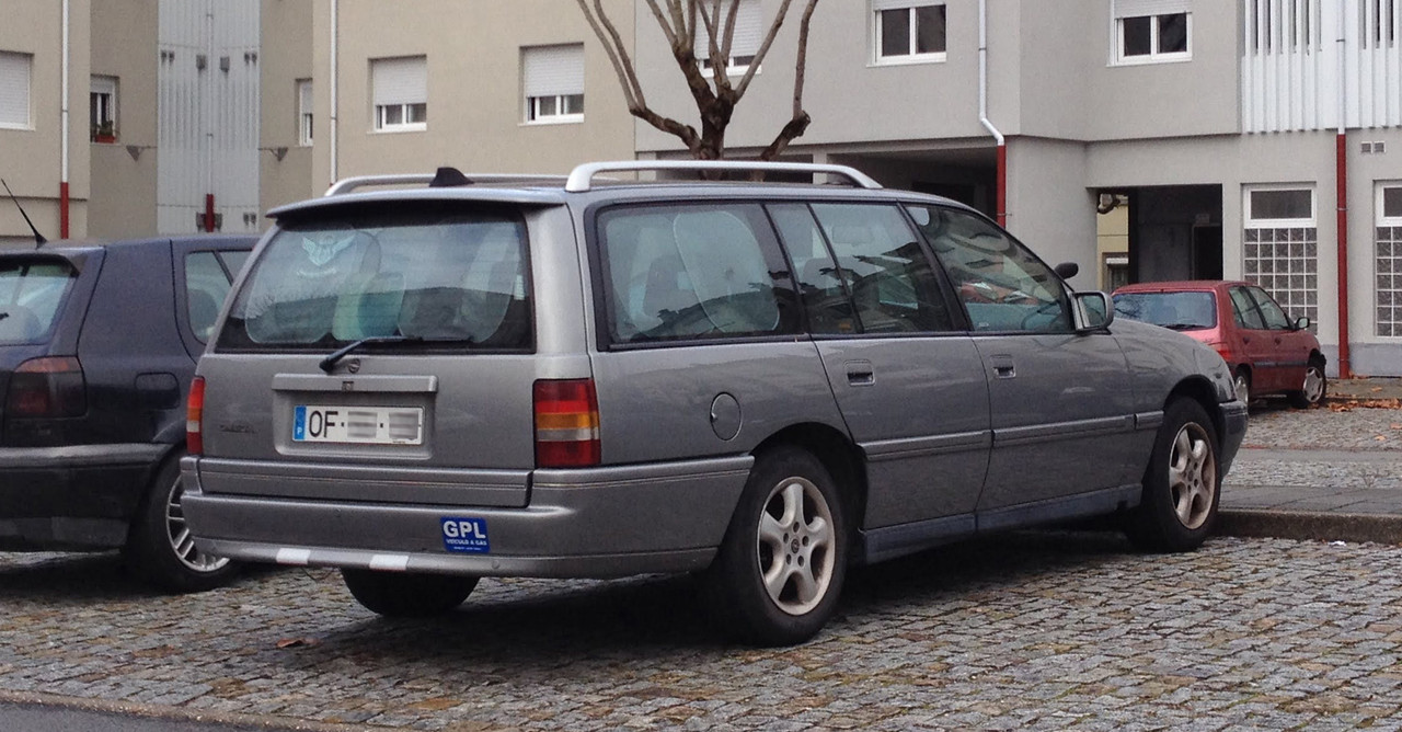 IMG-0059-opel-omega-2-0i-caravan-a1-mk1.jpg