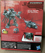 Studio-Series-Grindor-In-Package-02