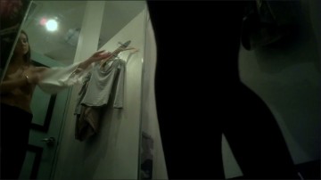 [Image: Voyeur33765152048.jpg]