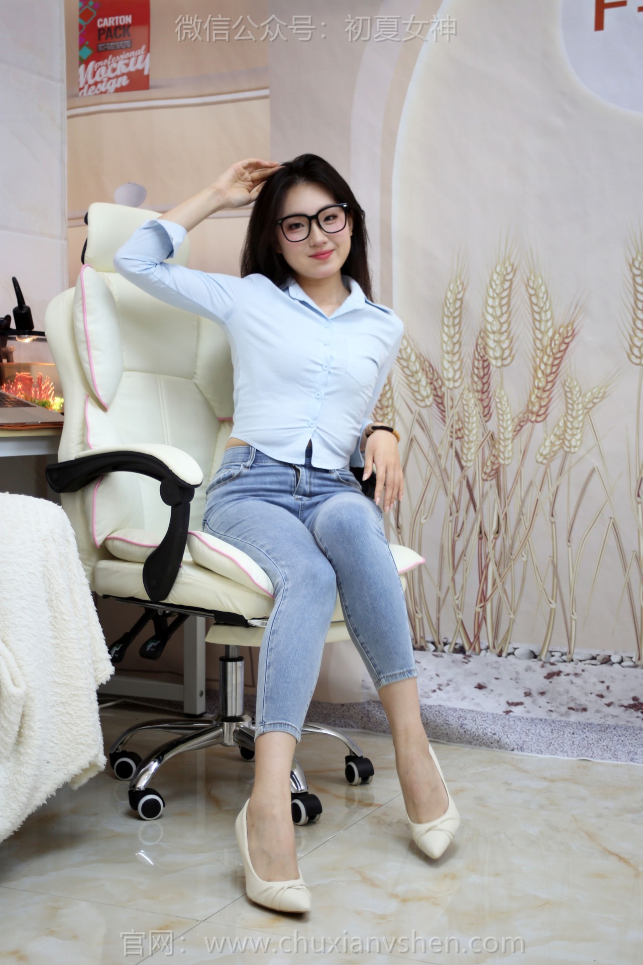 夏小小nude《初夏女神》写真，室内的，清新与优雅的双重享受插图3