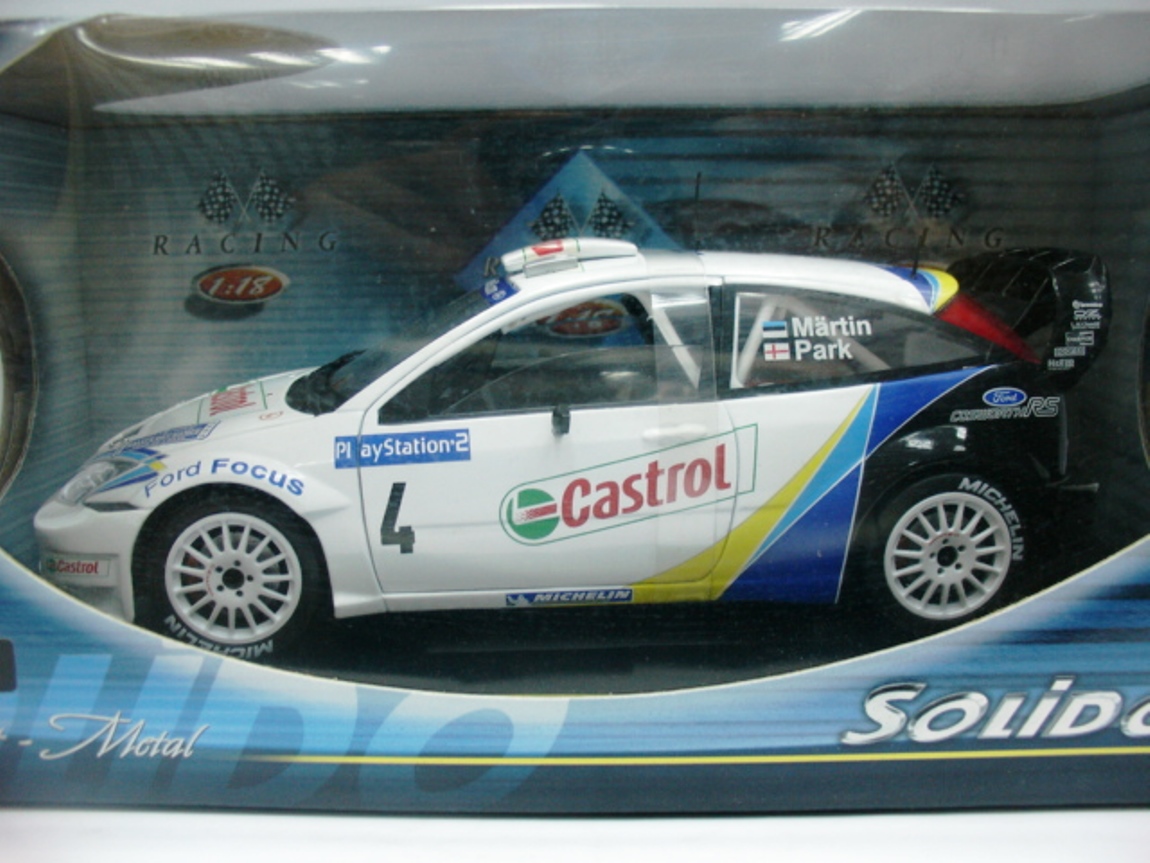激レア　AUTO ART Ford Focus ラリーカー 　1/18 激レア AUTO ART Ford Focus ラリーカー 1/18 Ford Focus RS WRC
