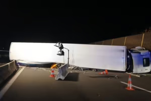 Camion renversé Camion renversé