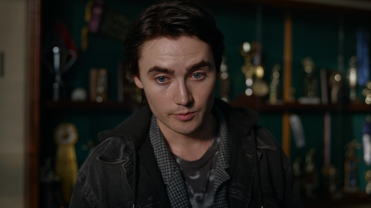 School Spirits (2023) S01E01 My So-Called Death (1080p AMZN WEB-DL x265 10bit EAC3 5.1).mkv_snapshot