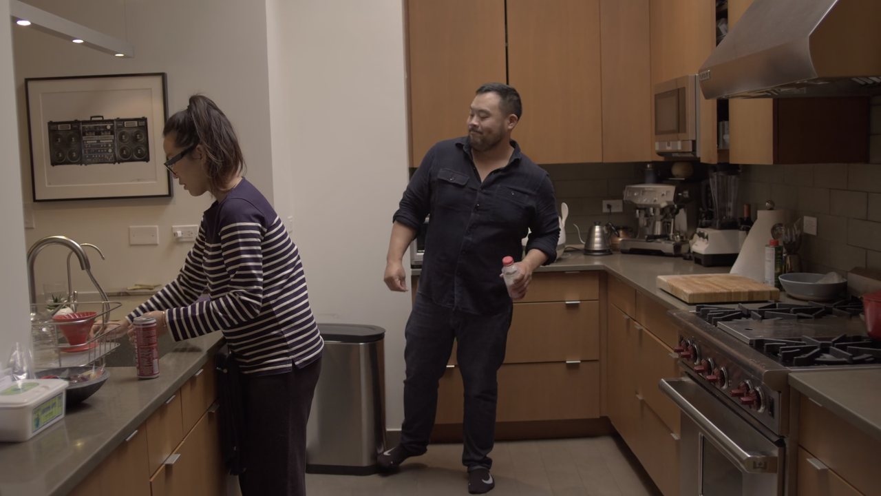 Ugly Delicious (2018) S02E01 Kids Menu (1080p NF Webrip x265 10bit EAC3 5.1 - Ainz)[TAoE].mkv[screen