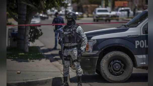 De miedo: Abandonan restos humanos al interior de un automóvil en Tijuana