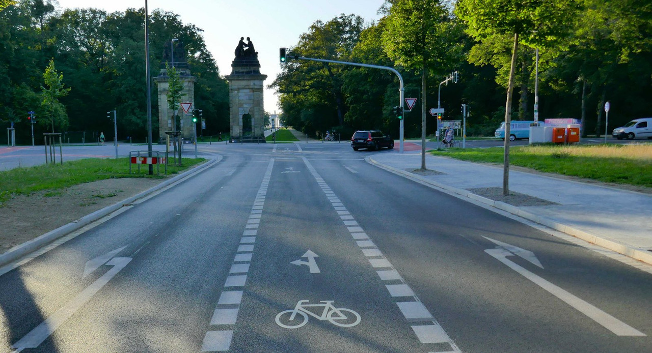 Bild: https://i.postimg.cc/1R7wGp9w/P1220519.jpg