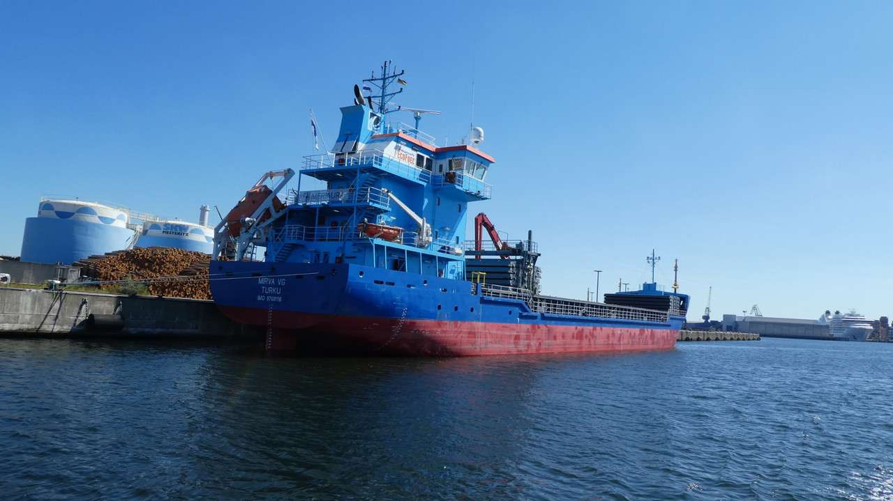 P1210736 (1940x1090)