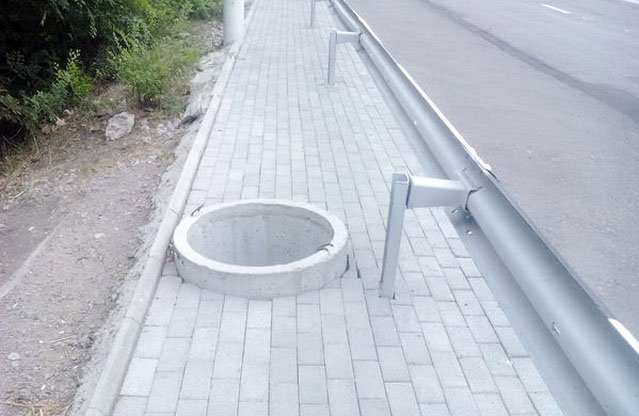 24 фото, наглядно показывающих заботу о людях по-нашему. Маразм наступает!