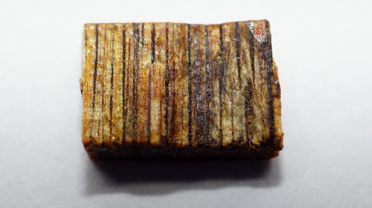 [Ouddict.com] Oud Wood