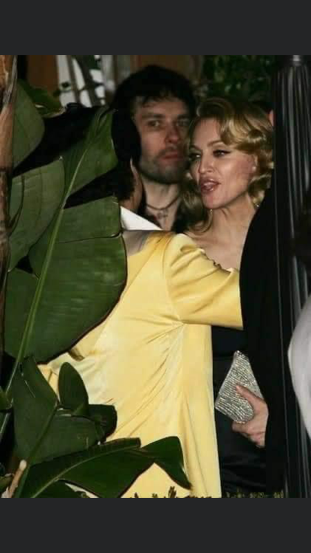 EAB5B89F-7FDE-4F1D-BAFC-312D63A13F57