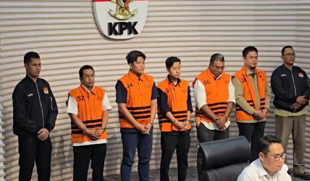 KPK Grebek Bupati Kolaka Timur Dugaan Korupsi RSUD Langsung Ditahan Tanpa Ampun KPK Grebek Bupati Kolaka Timur Dugaan Korupsi RSUD Langsung Ditahan Tanpa Ampun