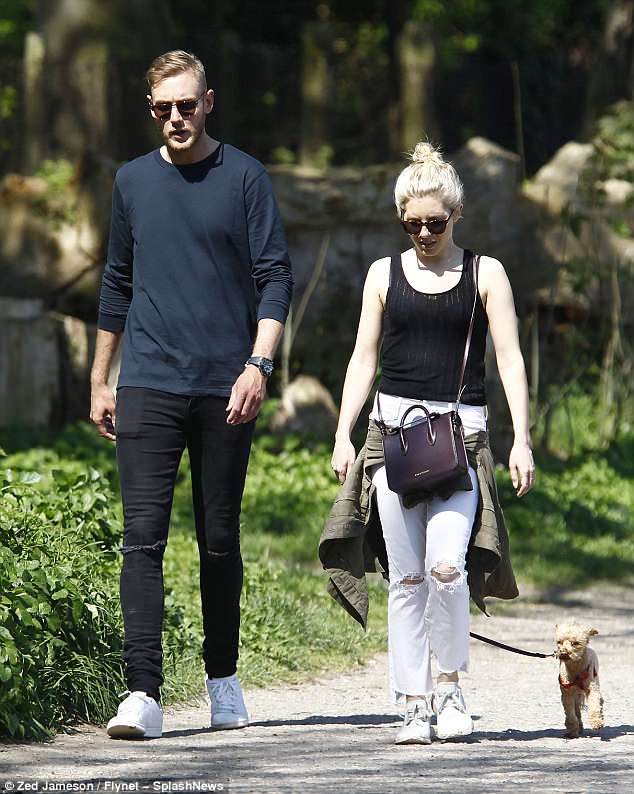 4B7376F100000578-0-image-a-9_1524470128303