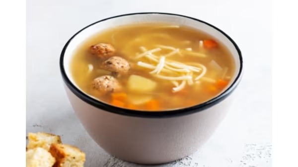 Суп куриный с домашней лапшой