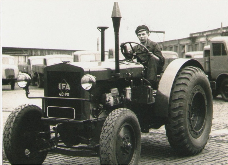 Tractores en fotos de época.  - Página 16 IFA-RS-0140-Pioner-1949