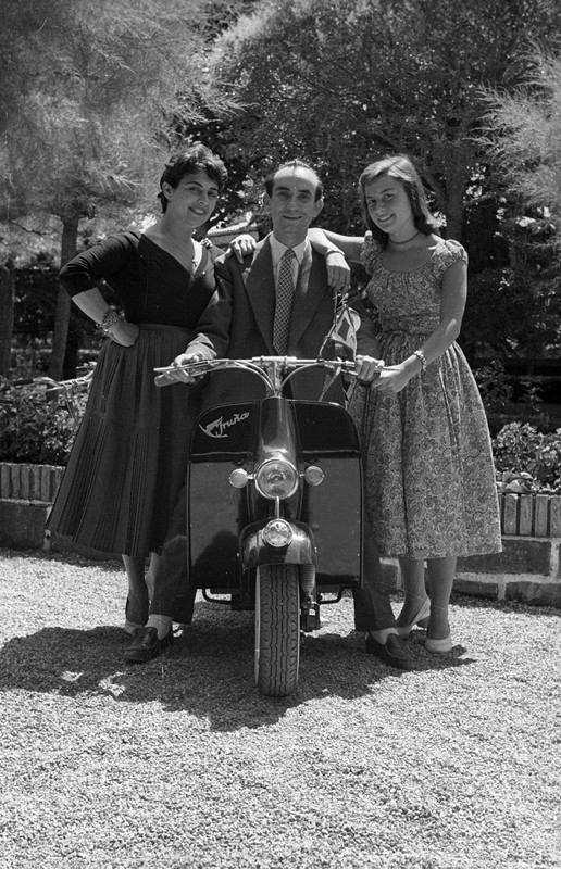 Moto Iruña, promoción. El modelo masculino es un hijo del propio Huarte. Foto Galle