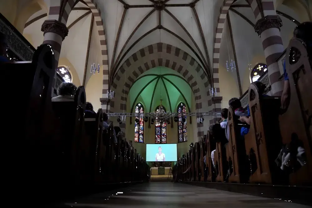 Inteligencia Artificial imparte misa en iglesia alemana