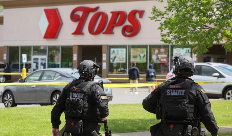 Nueve muertos y decenas de heridos en tres tiroteos masivos en Estados Unidos