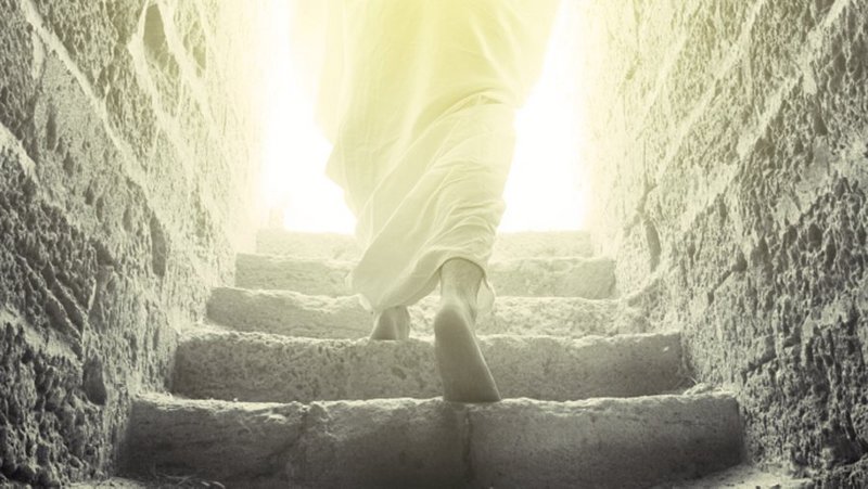Jesus-Resurrection-Walking-out-of-Tomb-900.jpg