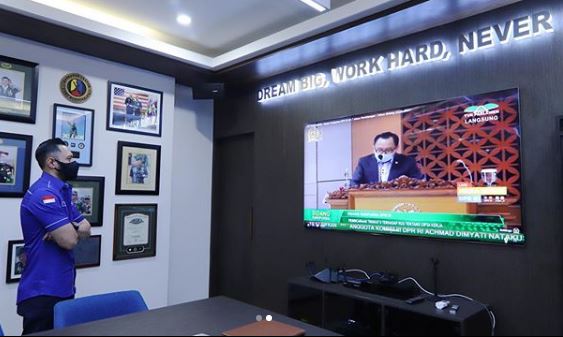 AHY saat menyaksikan Sidang Paripurna