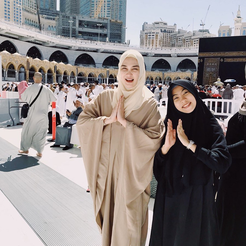 13 Tahun bersama, ini 7 potret Rima Anindya, asisten pribadi Luna Maya